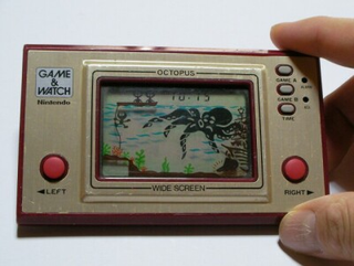 Illustration for article titled Nintendo Game & Watch Modded Into Cellphone (Verdict: WANT)